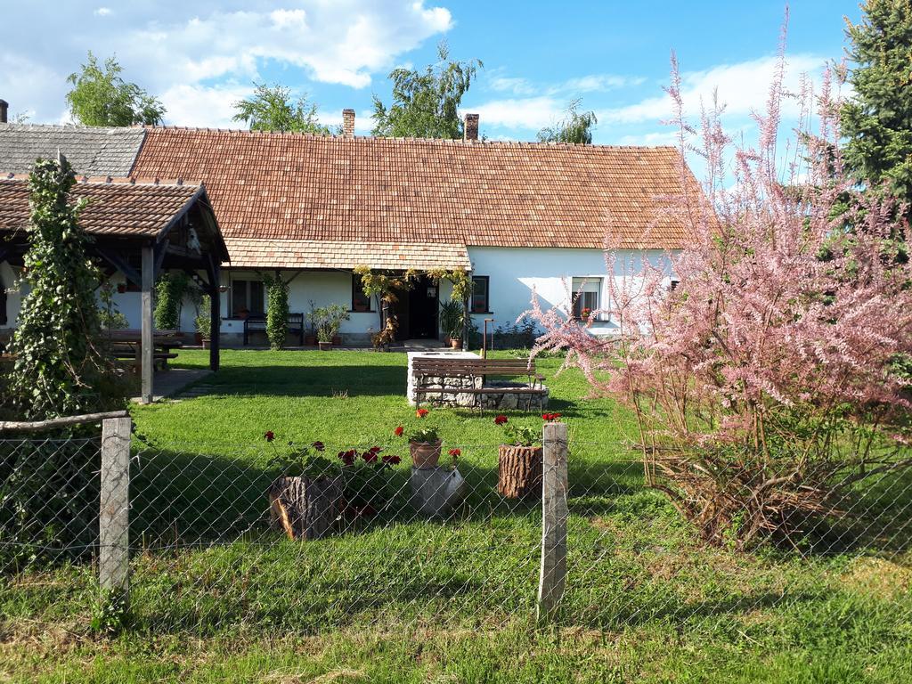 Vendektanya Vendeghaz Hotel Tapolca Luaran gambar