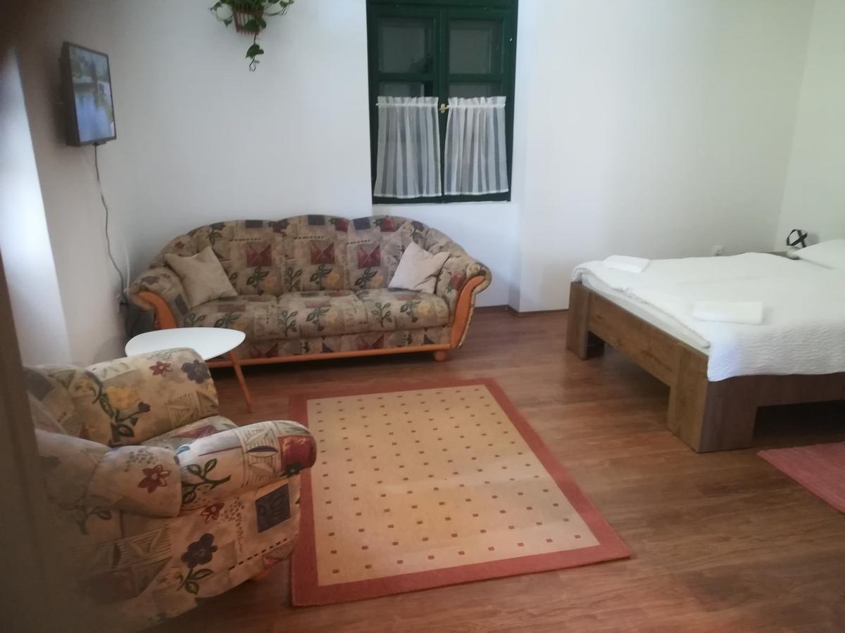 Vendektanya Vendeghaz Hotel Tapolca Luaran gambar