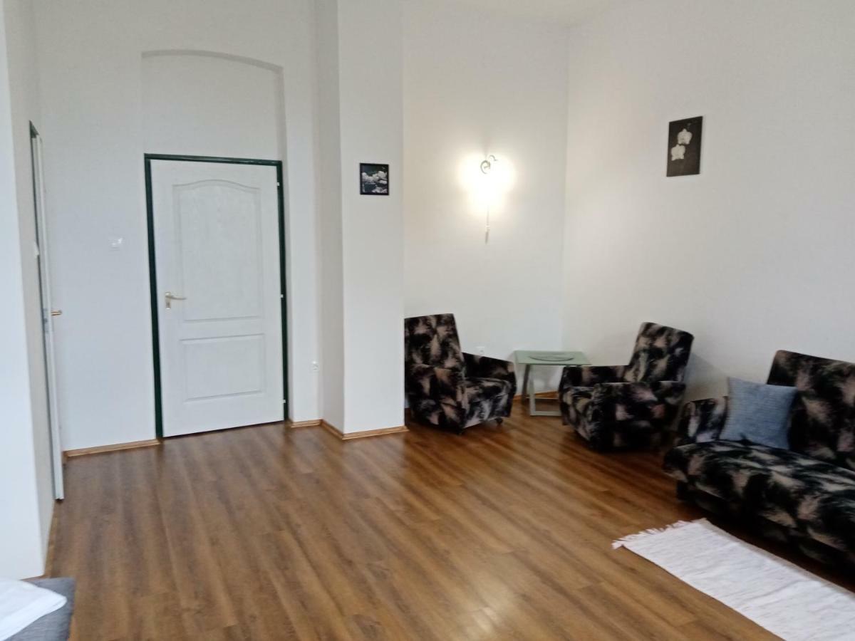 Vendektanya Vendeghaz Hotel Tapolca Luaran gambar