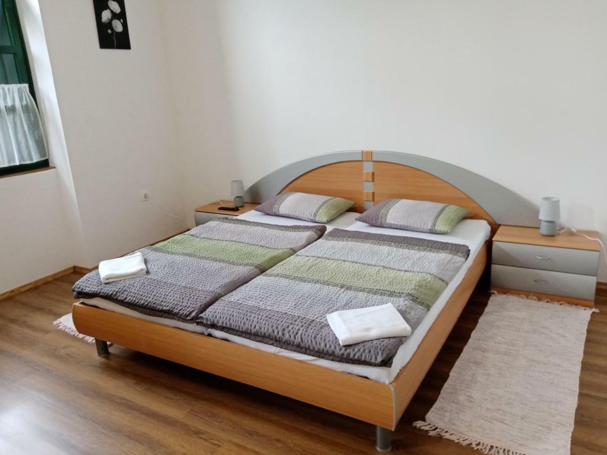 Vendektanya Vendeghaz Hotel Tapolca Luaran gambar